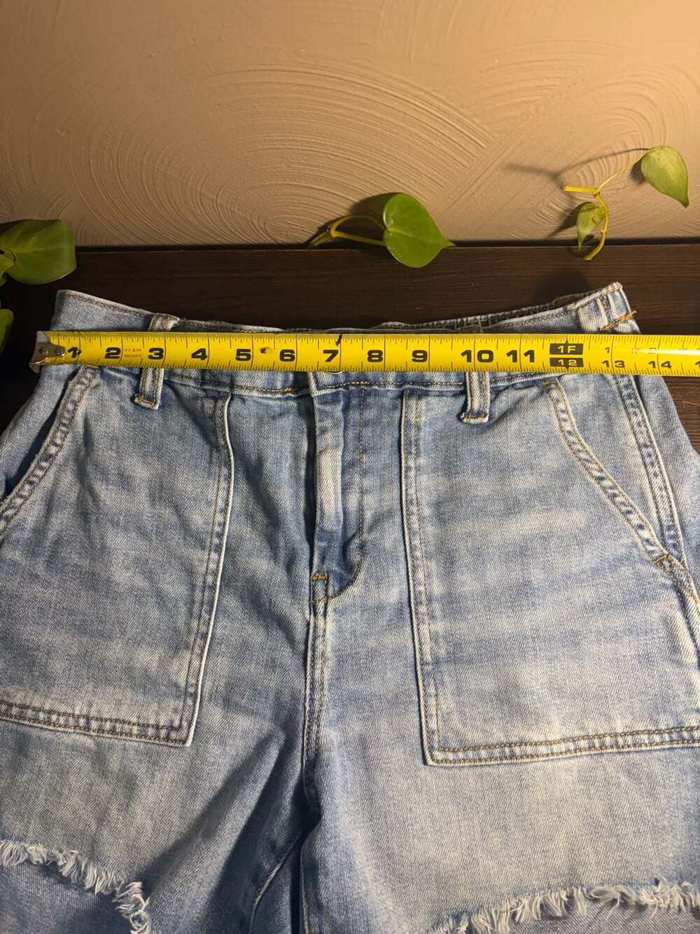 Aerie Women's High-Rise Elastic Waist Denim Cut-Off Shorts - Picture 2 of 5